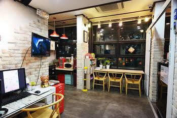 In Korea Hotel 2*